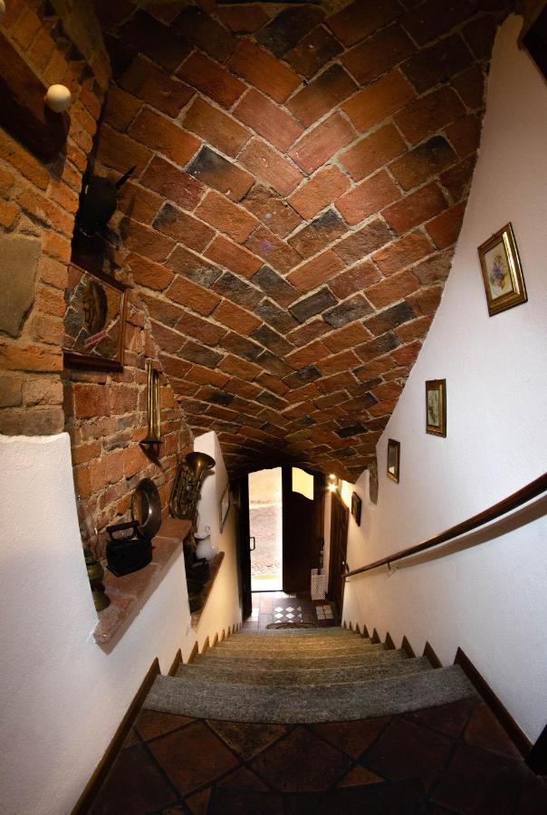 Holiday House Antica Dimora Soggiorni In Langa Centro Storico La Morra Zewnętrze zdjęcie