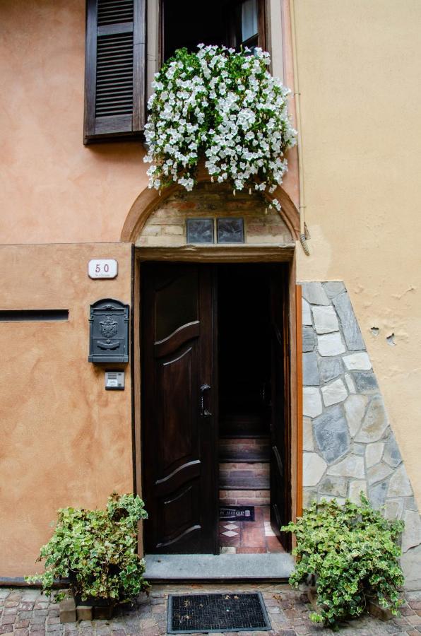 Holiday House Antica Dimora Soggiorni In Langa Centro Storico La Morra Zewnętrze zdjęcie