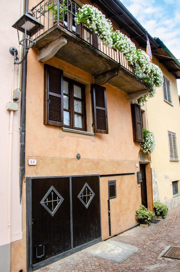 Holiday House Antica Dimora Soggiorni In Langa Centro Storico La Morra Zewnętrze zdjęcie