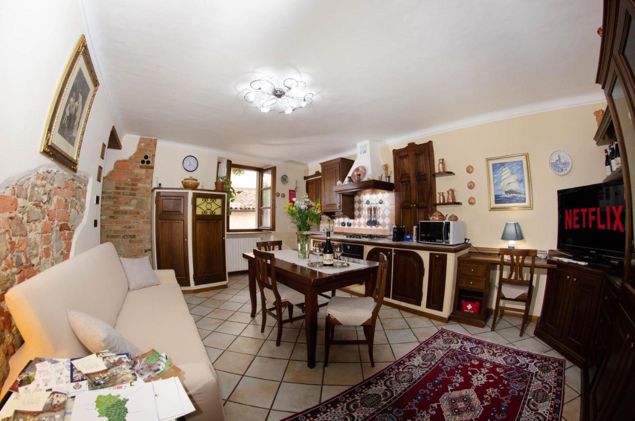 Holiday House Antica Dimora Soggiorni In Langa Centro Storico La Morra Zewnętrze zdjęcie