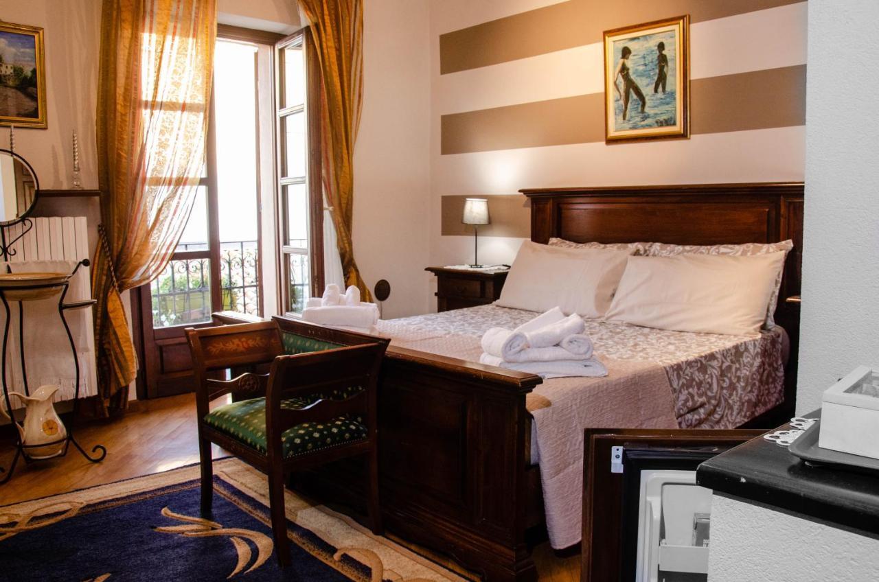Holiday House Antica Dimora Soggiorni In Langa Centro Storico La Morra Zewnętrze zdjęcie