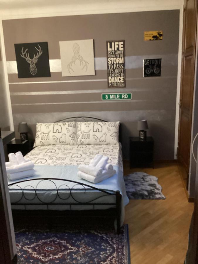 Holiday House Antica Dimora Soggiorni In Langa Centro Storico La Morra Zewnętrze zdjęcie