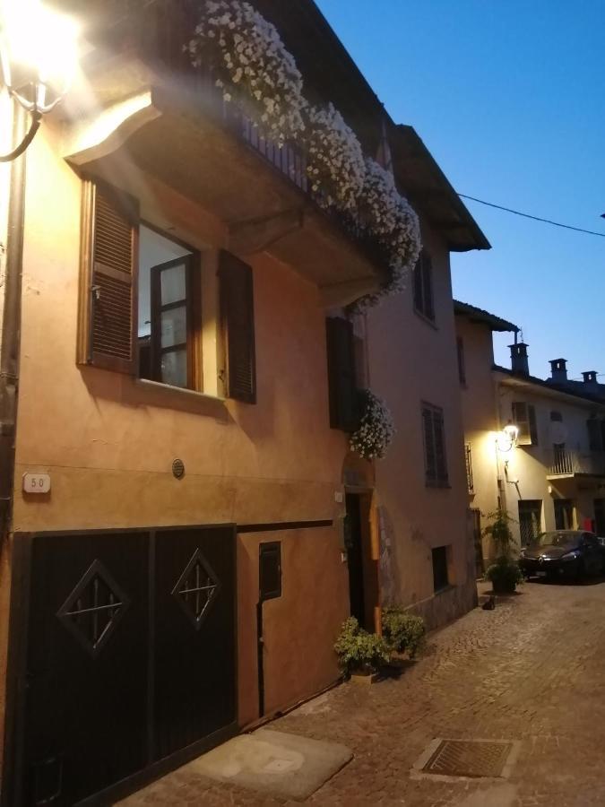 Holiday House Antica Dimora Soggiorni In Langa Centro Storico La Morra Zewnętrze zdjęcie