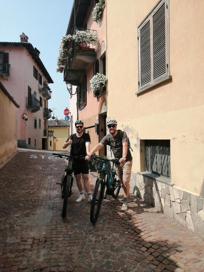 Holiday House Antica Dimora Soggiorni In Langa Centro Storico La Morra Zewnętrze zdjęcie